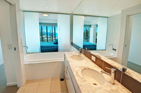 Reflections Tower Two - Kempsey Accommodation 14