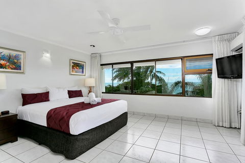 Roydon Beachfront Apartments - Kempsey Accommodation 3