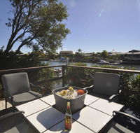 Bribie Island Canal Holiday Destination - Kempsey Accommodation