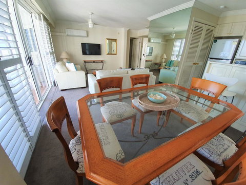 Broadbeach Holiday Apartments - Kempsey Accommodation 15