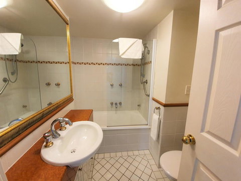 Broadbeach Holiday Apartments - Kempsey Accommodation 12