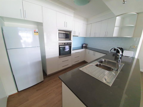 Broadbeach Holiday Apartments - Kempsey Accommodation 10