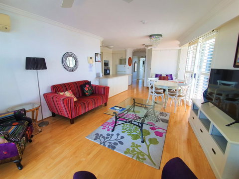 Broadbeach Holiday Apartments - Kempsey Accommodation 22