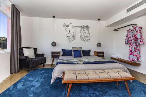 The Pink Hotel Coolangatta - Kempsey Accommodation 10