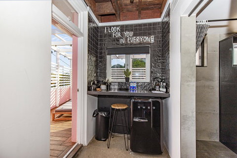 The Pink Hotel Coolangatta - Kempsey Accommodation 32