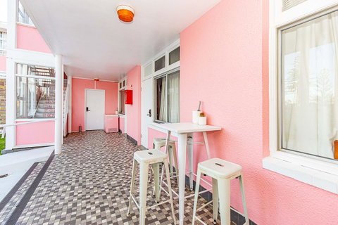 The Pink Hotel Coolangatta - Kempsey Accommodation 3