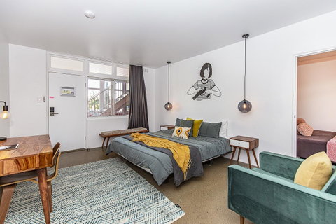The Pink Hotel Coolangatta - Kempsey Accommodation 12