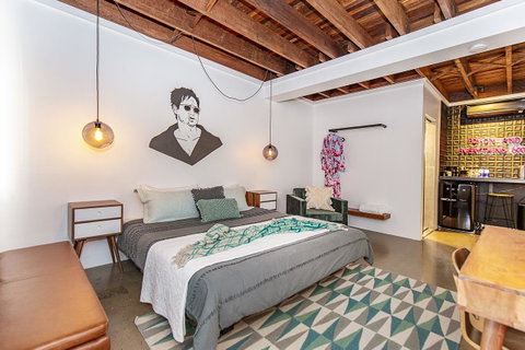 The Pink Hotel Coolangatta - Kempsey Accommodation 24