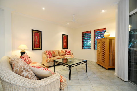 Oasis At Palm Cove - Kempsey Accommodation 1
