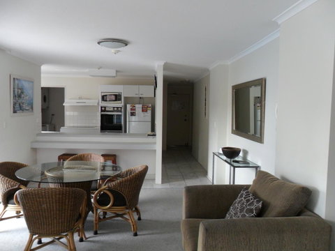 Grosvenor Beachfront Apartments Surfers Paradise - Kempsey Accommodation 5