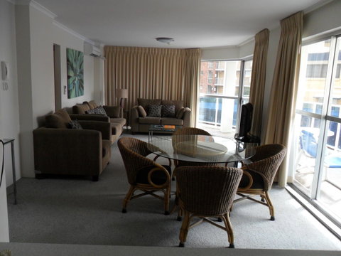 Grosvenor Beachfront Apartments Surfers Paradise - Kempsey Accommodation 23