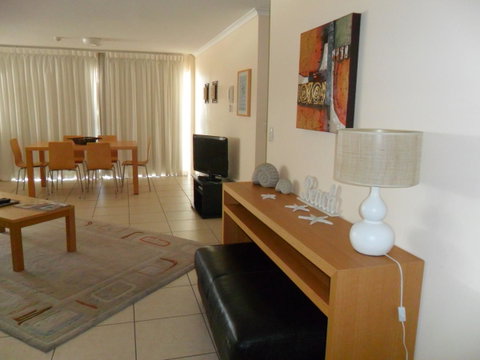Grosvenor Beachfront Apartments Surfers Paradise - Kempsey Accommodation 10