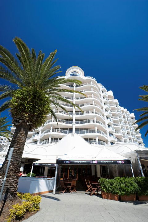 The Phoenician Resort - Kempsey Accommodation 4