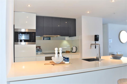 Gold Coast Private Apartments - H Residences, Surfers Paradise - Kempsey Accommodation 7