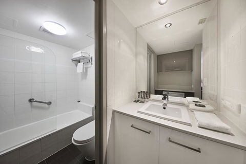 Novotel Surfers Paradise - Kempsey Accommodation 19