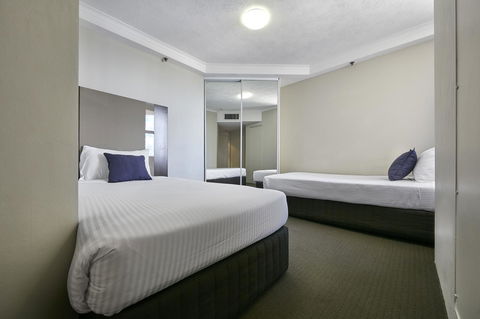Novotel Surfers Paradise - Kempsey Accommodation 12