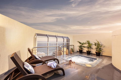 Novotel Surfers Paradise - Kempsey Accommodation 1