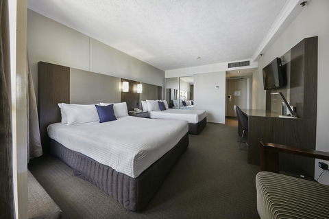 Novotel Surfers Paradise - Kempsey Accommodation 11