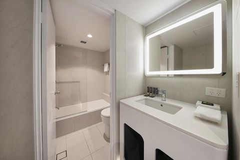 Novotel Surfers Paradise - Kempsey Accommodation 13