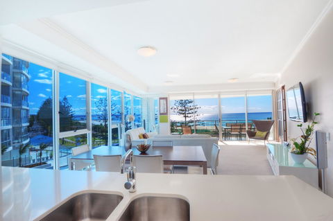 Reflection On The Sea - Kempsey Accommodation 2