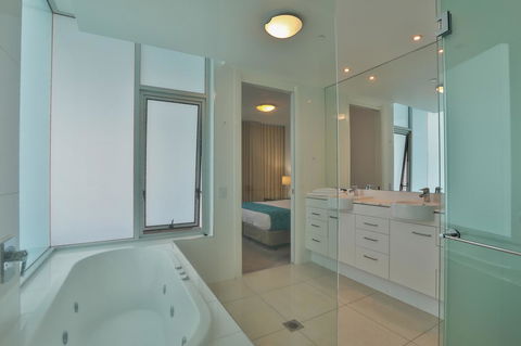 Reflection On The Sea - Kempsey Accommodation 11