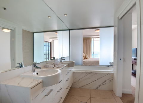 Reflection On The Sea - Kempsey Accommodation 31