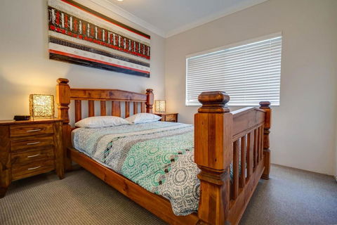 Currumbin Sands On The Beach - Kempsey Accommodation 32