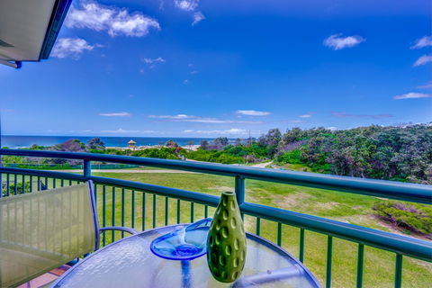 Currumbin Sands On The Beach - Kempsey Accommodation 2