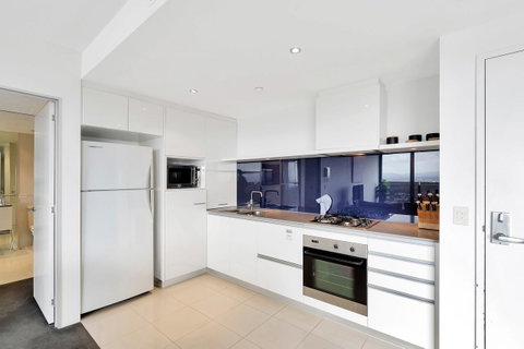 Circle On Cavill, Apartments And Sub Penthouses - We Accommodate - Kempsey Accommodation 9