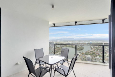 Circle On Cavill, Apartments And Sub Penthouses - We Accommodate - Kempsey Accommodation 10