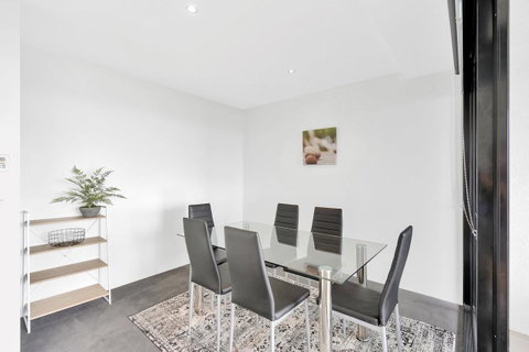 Circle On Cavill, Apartments And Sub Penthouses - We Accommodate - Kempsey Accommodation 11