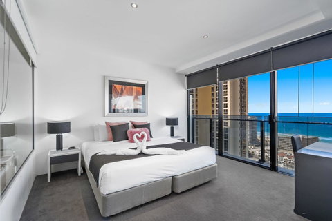Circle On Cavill, Apartments And Sub Penthouses - We Accommodate - Kempsey Accommodation 3
