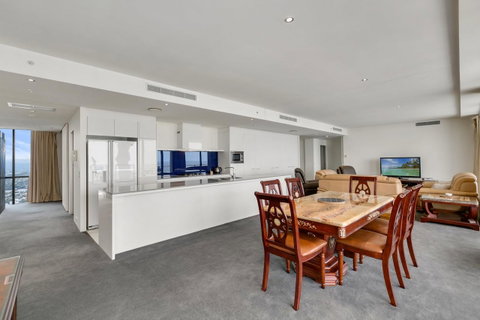 Circle On Cavill, Apartments And Sub Penthouses - We Accommodate - Kempsey Accommodation 2