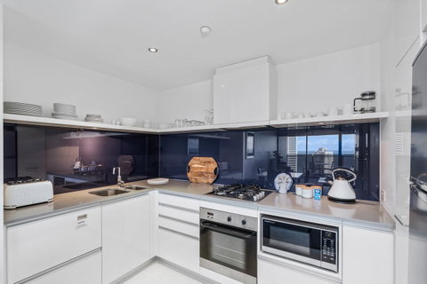 Circle On Cavill, Apartments And Sub Penthouses - We Accommodate - Kempsey Accommodation 4