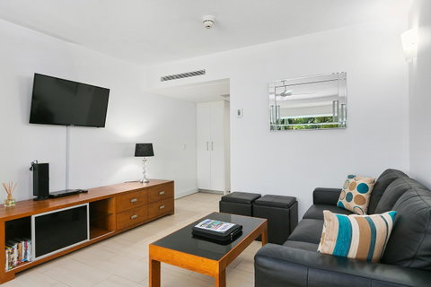 Palm Cove Beach Apartment - Kempsey Accommodation 18
