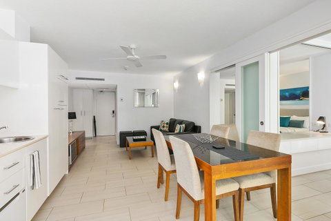 Palm Cove Beach Apartment - Kempsey Accommodation 8