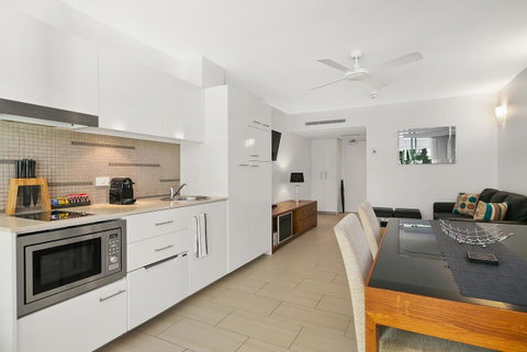 Palm Cove Beach Apartment - Kempsey Accommodation 7