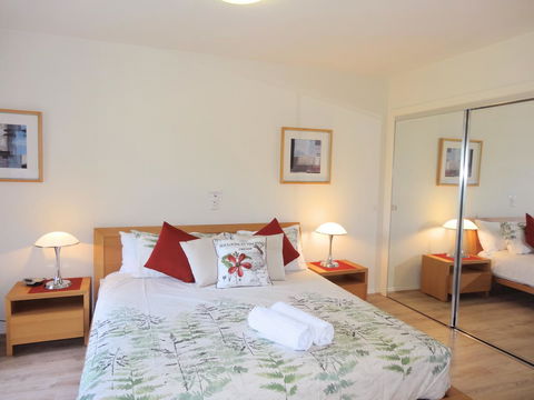 Waterfront Resort Villa With Buggy - Kempsey Accommodation 14