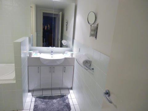 Waterfront Resort Villa With Buggy - Kempsey Accommodation 13