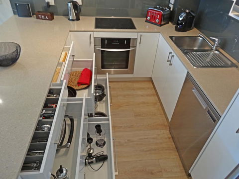 Waterfront Resort Villa With Buggy - Kempsey Accommodation 6