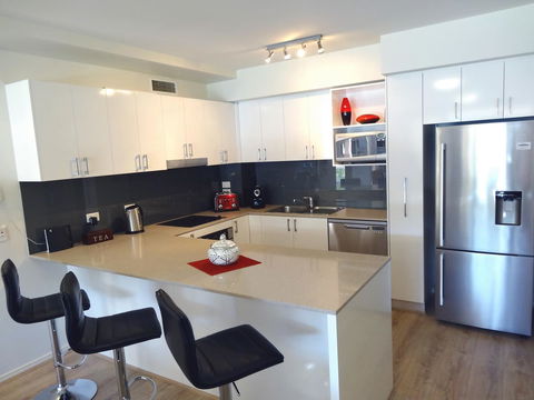 Waterfront Resort Villa With Buggy - Kempsey Accommodation 5