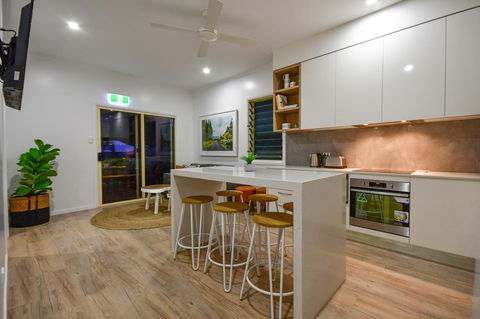 Blue Summit Hideaway - Kempsey Accommodation 6