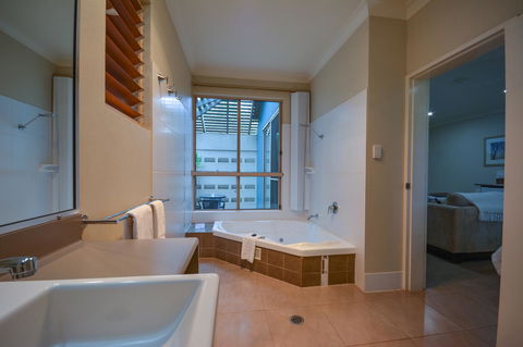 Blue Summit Hideaway - Kempsey Accommodation 23