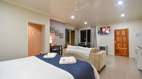 Blue Summit Hideaway - Kempsey Accommodation 17