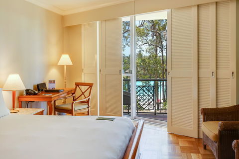 InterContinental Sanctuary Cove Resort, An IHG Hotel - Kempsey Accommodation 4