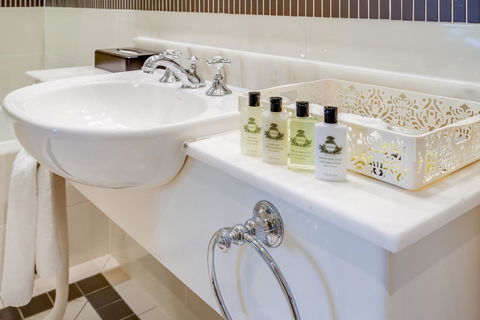 InterContinental Sanctuary Cove Resort, An IHG Hotel - Kempsey Accommodation 18