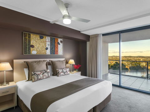 Oaks Brisbane River City Suites - Kempsey Accommodation 1