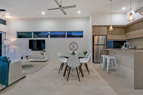 Oceans Edge Holiday Home - Kempsey Accommodation 5