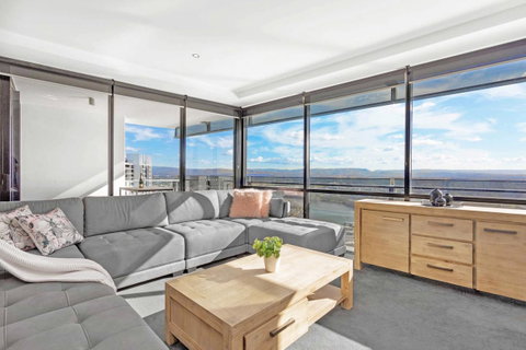 Holiday Holiday Circle On Cavill Apartments - Kempsey Accommodation 24