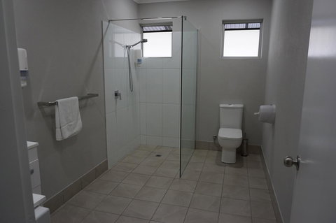 YAL Cairns - A Motel That Makes A Difference - Kempsey Accommodation 2